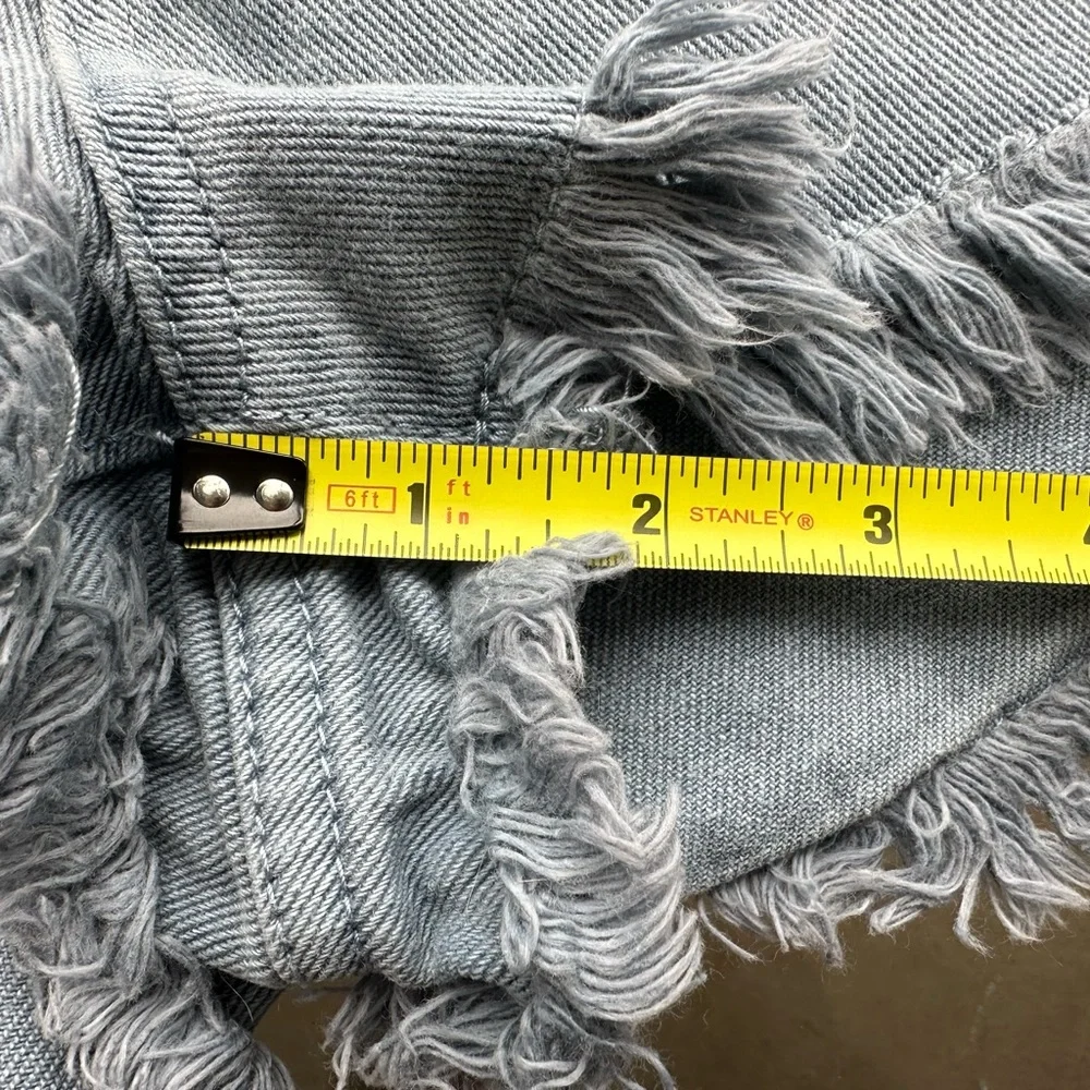 Mustard Seed Light Gray Distressed Denim Jean Shorts